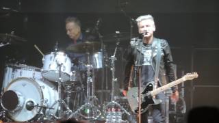 LIGABUE live E venerdì non mi rompete i coglioni forum assago MILANO 1332017 [upl. by Yerot]