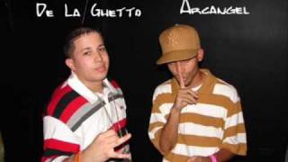 Arcangel y de la Ghetto  Ella me enloquece bailando [upl. by Winstonn]