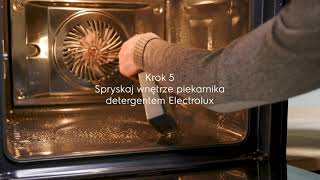 Jak czyścić piekarnik parowy SteamBoost w kilku prostych krokach  Electrolux [upl. by Pool31]