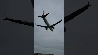 Corendon Airlines B737 landing at Birmingham Airport [upl. by Cho495]