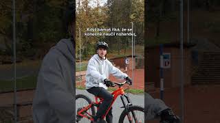 Zase jen flexí😤🤥 mtb cyklistika ceskarepublika funny viral cesko nohander sui [upl. by Iatnahs]