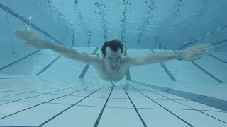 How to swim to the bottom of the pool dive deeper underwater [upl. by Nylirek]