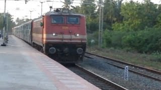 Madly Honking Erodes 1st WAP4 Blasts With Vaigai Superfast Express [upl. by Yelrahc]