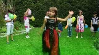 5  year old singing quotGeburtstagliedquot by Maria Kolesnikova [upl. by Blaire863]