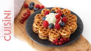 WAFFELTEIG Rezept Waffelrezept  Waffeln einfach selber machen  fluffige Waffel backen [upl. by Arrad]