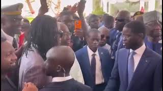 Président BDF en discussion avec Waly et El Hadj Ndiaye 2stv après la cérémonie de la journ [upl. by Nwahsud]