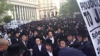 Thousands of haredim protest joining the IDF in Lower Manhattan [upl. by Fortunio]