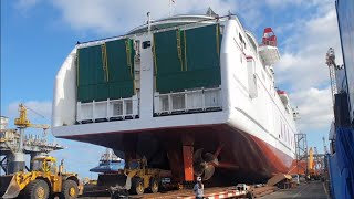 How to move a gigant ship on dry land [upl. by Leissam511]