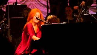 Tori Amos amp Metropole Orchestra  Improvintroduction to Holly Ivy and Rose  Snow Angel Intro [upl. by Wachter975]