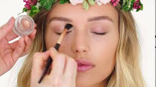 How to use Charlotte Tilbury Eyes To Mesmerise Cream Eyeshadow  Cosmetify [upl. by Rma]