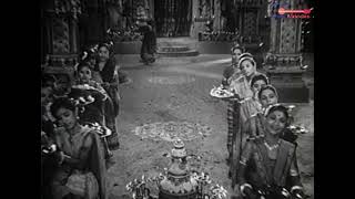 Gao Badhai Ri Suhagan Aangan Aayi  Bhakta Dhruva Film 1947 Devotional Scene  Lalita Deulkar [upl. by Edurtreg]