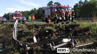 06092011 FEU Bierlaster kippt von A9 und stürzt in Graben [upl. by Naesad]