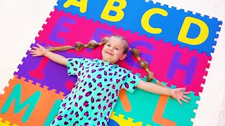 ABC Lied  Lern das englische Alphabet für Kinder mit Diana [upl. by Anwad86]