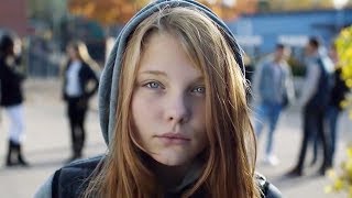 Querido papa   Dear dad   Duro cortometraje contra la violencia de género en español  Noruega [upl. by Yecaj]