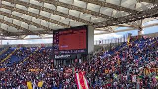 Roma  Cagliari 11 gli applausi dello stadio Olimpico per Radja Nainggolan [upl. by Attah898]