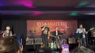 Jensen Ackles Steve Carlson and Louden Swain “Real Mean Bottle” SPNKC [upl. by Suravat]