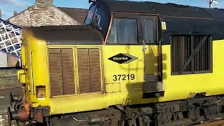 37 219 arrives at Carnoustie on a route learner 181022 [upl. by Silas222]