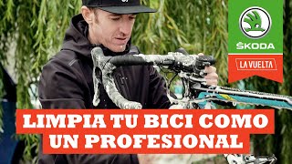 Limpia tu bici como un profesional  Ibon Zugasti  La Vuelta con Škoda [upl. by Nnahgaem]