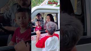 NUMPANG MOBIL PAK ASEPDUDUK DI BAK MOBIL😁🙏 trending comedy humorlucu funny ngeshortsbareng [upl. by Saudra]