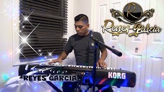 Tecladista de Chicago  Reyes Garcia  tocando cumbias guapachosas en teclado korg pa 700 [upl. by Drabeck222]