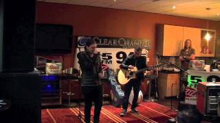 Shinedown performs quotSimple Manquot in the 945 The Buzz studio [upl. by Erelia]