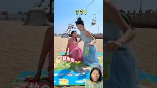 PRANK KERJAI BESTIE DI PASIR PANTAI⁉️shorts funny dubbing [upl. by Ahsilad]