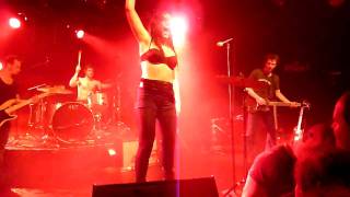 Izia Higelin  Solo de batterie suite  Live au Plan  Ris Orangis  le 18022010 [upl. by Anisirhc]