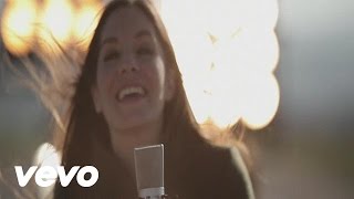 La Oreja de Van Gogh  Cometas Por El Cielo Vídeo Oficial [upl. by Ihskaneem]