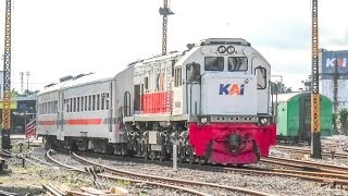 RAMAINYA KERETA API TAMBAHAN UNTUK ANGKUTAN MUDIK LEBARAN 2024 DI STASIUN BLITAR PAGI HARI [upl. by Euqirne]