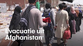 Zo ziet een evacuatievlucht vanuit Kabul eruit [upl. by Ahsina556]