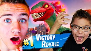 ON DÉCOUVRE LES DINOSAURES DANS FORTNITE 😱 [upl. by Yromem93]