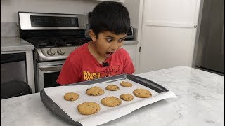 Omars Super Easy And Simple Toll House Chocolate Chip cookies [upl. by Aiuqcaj]