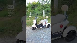 A different kind of electric scooter  yadea metroa7 escooter triwheelscooter [upl. by Burley]