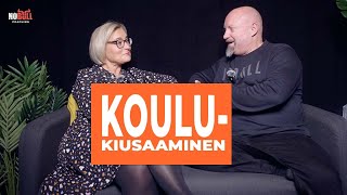 Podcast 2  Koulukiusaaminen työpaikkakiusaaminen itsetunto traumat [upl. by Cynar]