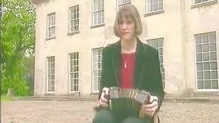 Irish concertina player Róna Dinkin 1997  The Contradiction Reel [upl. by Lauer]