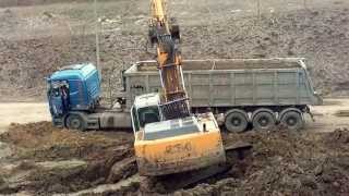 Koparka Liebherr 934 Litronik ☆ Trudny teren ☆ Budowa Łódź ᴴᴰ [upl. by Yamauchi]