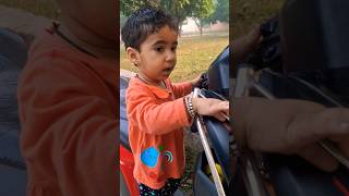 मछलीयो से मिलने चले आज फिर।। banarasicuteness baby beingbanarasi cutebaby cute [upl. by Mcnalley]