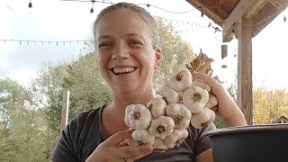 Planting Garlic Back to Eden Style upstate SC [upl. by Concettina]