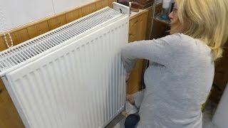 Jan shows how to remove radiator covers to clean the dust out [upl. by Pollak]