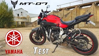 quotTestquot Pourquoi la Yamaha MT07 se vend si bien [upl. by Laehcar]