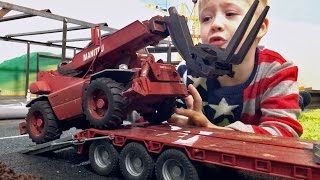 BRUDER TOYS Manitou Teleskopstapler MRT 2150 ♦ BRUDER TRUCKS for CHILDREN [upl. by Neliac]