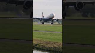 Delta A330 butter landing [upl. by Wandy]