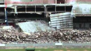 Le célèbre stade Maracana de Rio partiellement démoli [upl. by Htederem]