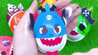 HALLOWEEN TOYS  Mixing RAINBOW Baby Shark with Halloween Surprise Eggs [upl. by Glinys266]