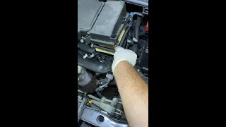 Toyota Yaris Air filter replacement DIY luft filter wechseln air filter location XP130 10 [upl. by Ynnub]