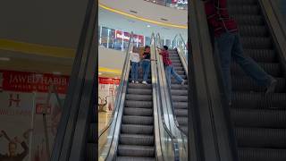 Kya sa kya hua 😂 escalator prank viralvideo funny subscribe youtubeshorts [upl. by Scott]