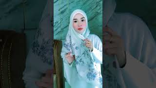 Segi empat jilbab tutorial simple dan mudah hijabstyle jilbab hijab [upl. by Forcier]