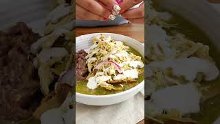 Cómo hacer chilaquiles verdes por menos de 100 pesos  Recetas Mexicanas  Cocina Vital [upl. by Orapma]