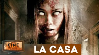 Ella tiene la intención de mudarse a una casa de miedo para resolver un viejo misterio 🛖 LA CASA 🛖 [upl. by Akimahs]