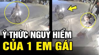 Em gái thể hiện ý thức nguy hiểm chỉ bằng 1 hành động nhỏ  Hài tin việt mới nhất  Tô Tin Tức [upl. by Burta]